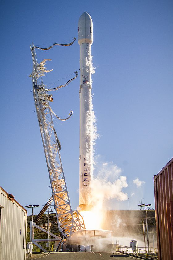 Le premier lancement de la Falcon 9, le lanceur pas cher de Space X