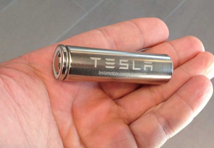 Une cellule des batteries du constructeur Tesla